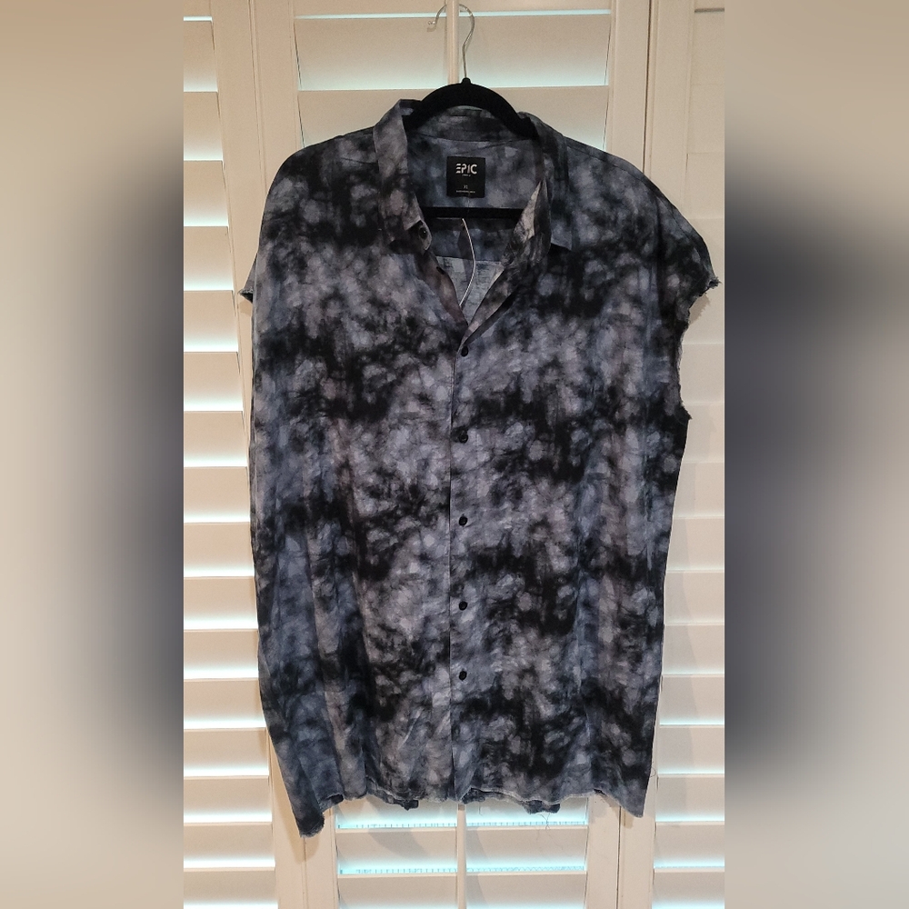 Men's Sleeveless Frayed Shirt